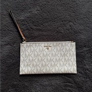 michael kors clutch wristlet